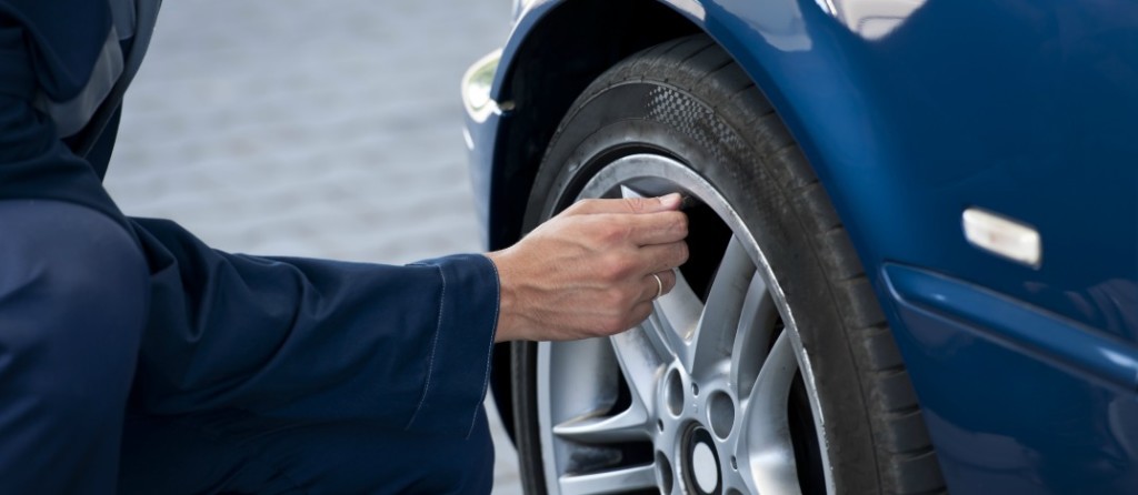 checking tire pressure cap